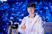 Faker新加坡粉丝见面会：最爱玩盖伦 还自曝开车刮擦