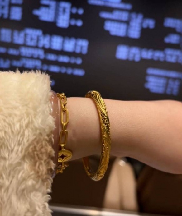 《哪吒》金镯价格翻倍上涨至3w!第一批买的人已赚麻!(图3) 游侠网3