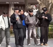 韩国人占领沪国?教你一招如何在武康路街头辨别韩男(图5) 游侠网4