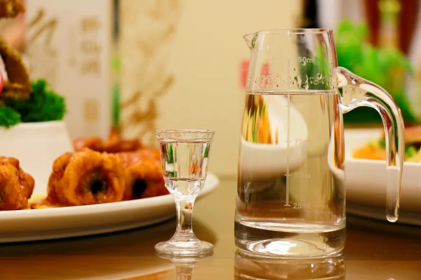 酒桌上和朋友打赌喝马桶水给1万 法院:契约无效 返还(图2) 游侠网2